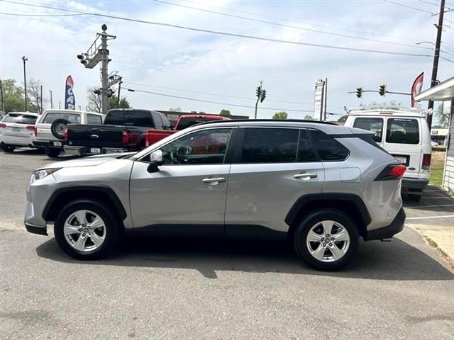 $27900 : 2021 RAV4 XLE AWD image 2