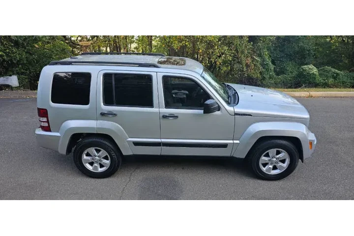 $5795 : 2011 Liberty Sport 70th Anniv image 6