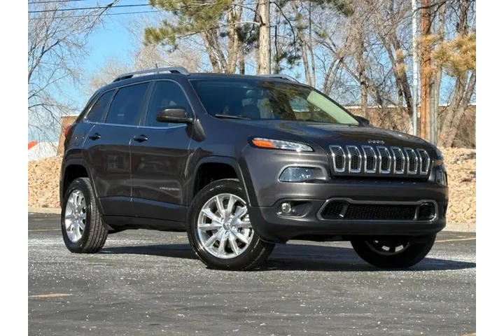$9900 : 2015 Cherokee Limited image 1