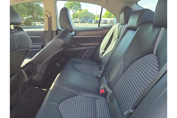 $28995 : Toyota Camry 2022 SE 4dr Sed image 8