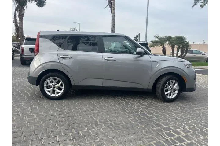 $13995 : Kia Soul 2022 S 4dr Crossove image 5