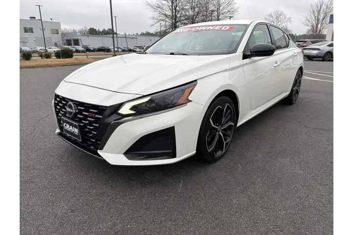 $22582 : Nissan Altima 2024 2.5 SR 4d image 3