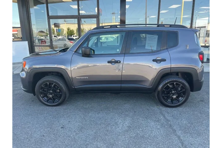 $11999 : 2019 Renegade image 2