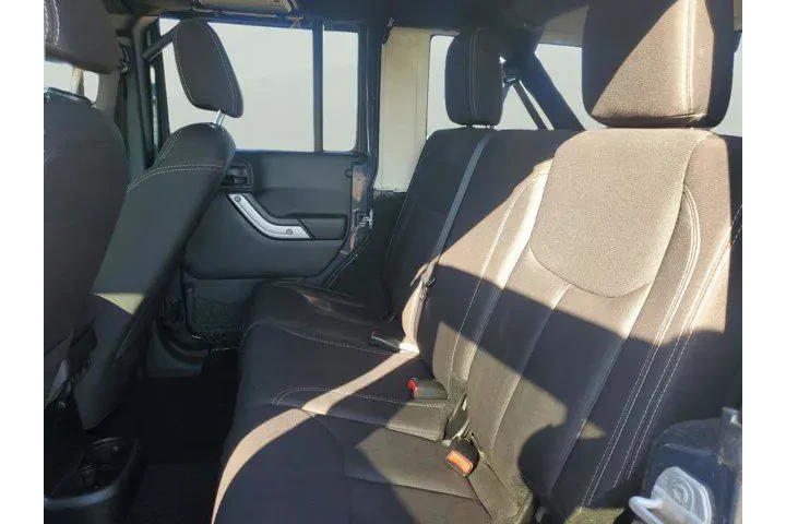 $19357 : Jeep Wrangler Unlimited 2017 image 9