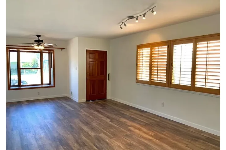 $2500 : HOUSE RENT IN Lawndale CA image 1