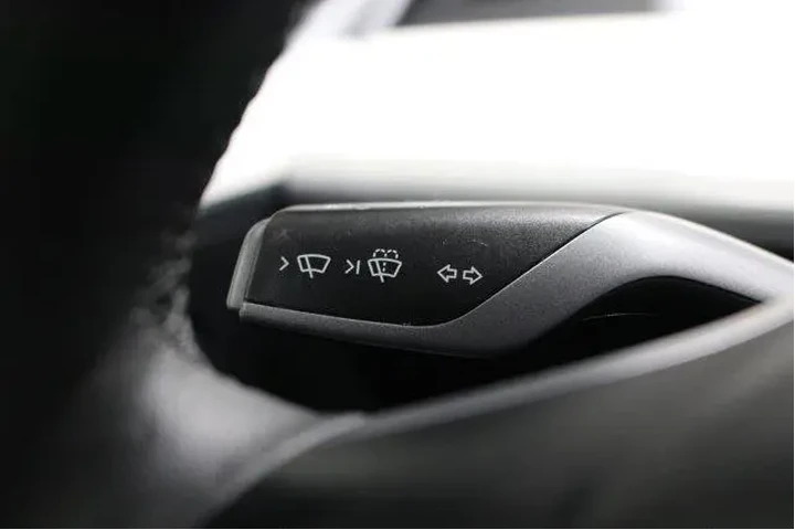 $34982 : Tesla Model Y 2023 AWD Perfo image 9