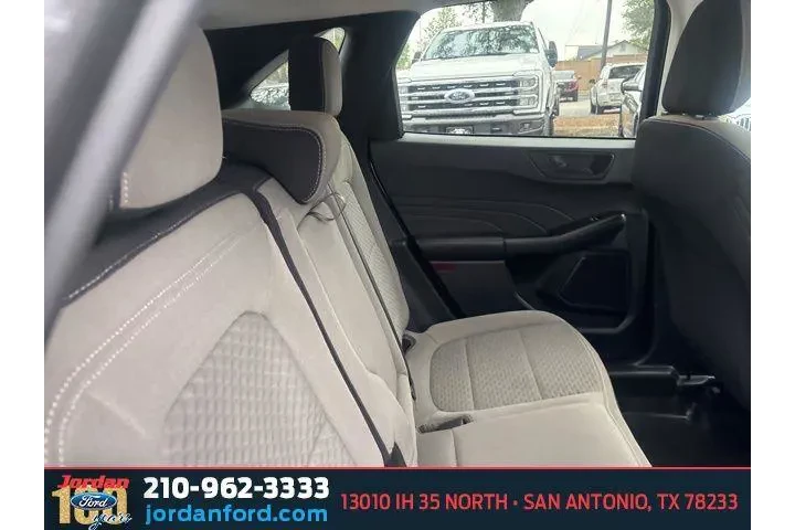 $17246 : Ford Escape 2022 SE 4dr SUV image 9