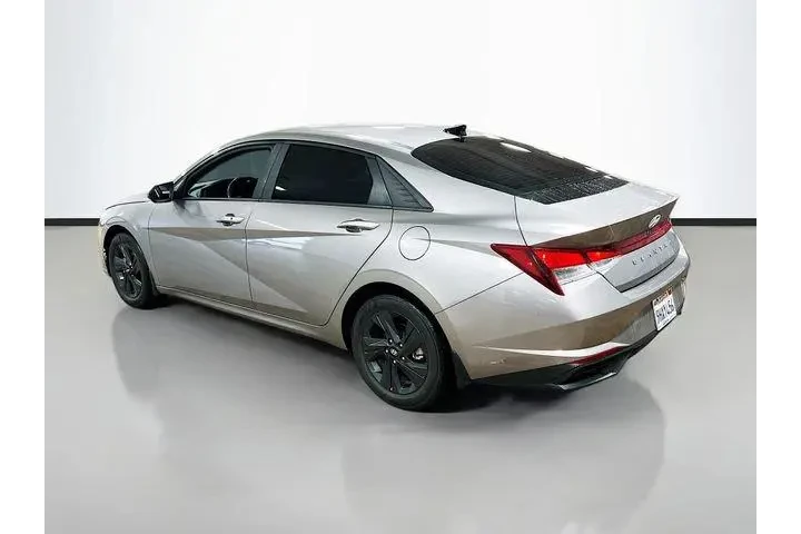 $17806 : Hyundai ELANTRA 2023 SEL 4dr image 5