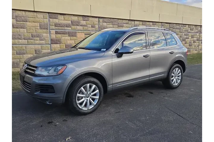 $7800 : Volkswagen Touareg 2012 AWD image 8