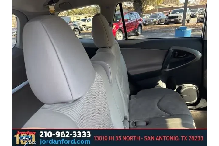 $11995 : Toyota RAV4 2011 Base 4dr SU image 9