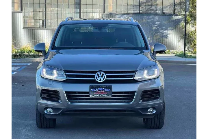 $12988 : 2012 Touareg Lux image 3