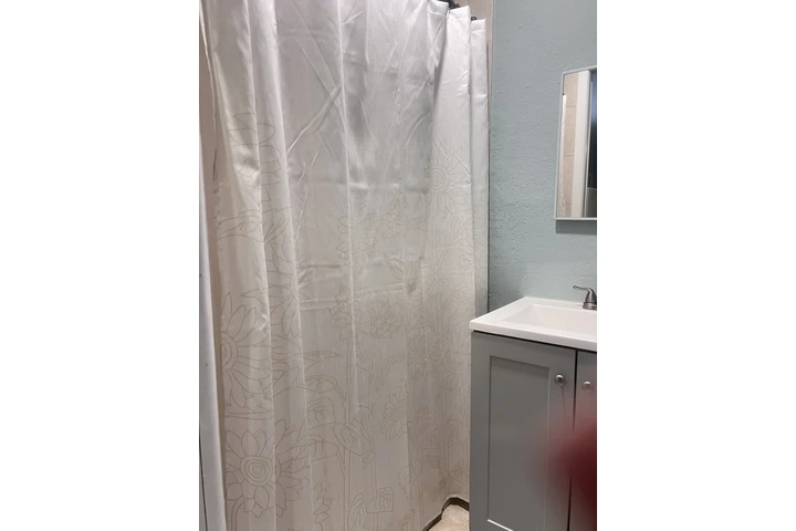 $1200 : EFFICIENCY FOR RENT image 8