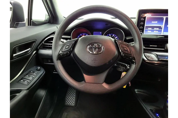 $18998 : Toyota C-HR 2019 LE 4dr Cros image 10