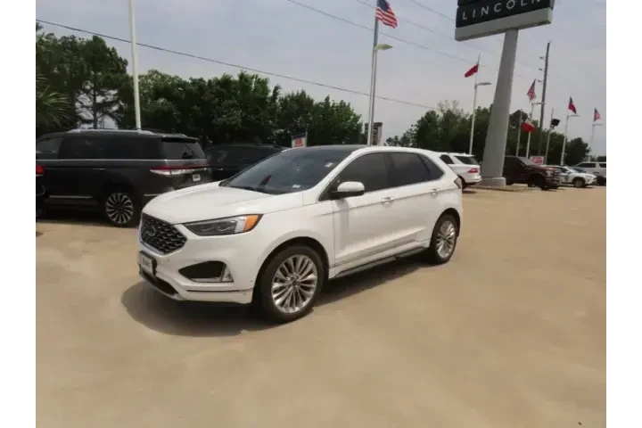 $22911 : Ford Edge 2020 Titanium 4dr image 2
