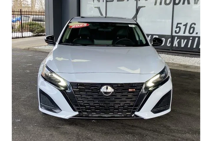 $17874 : Nissan Altima 2025 2.5 SR 4d image 3