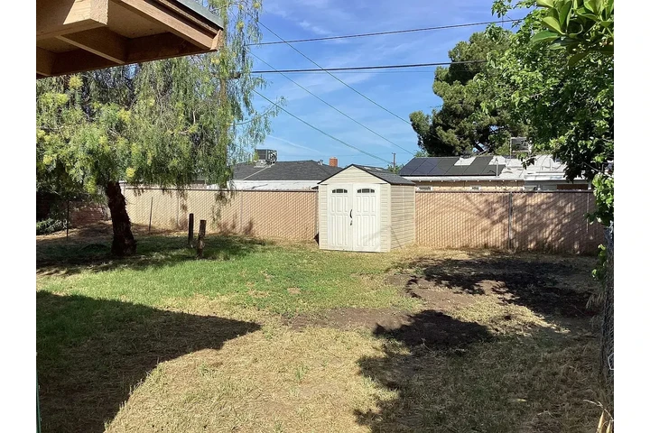 $800 : Beautiful Home...Fresno, CA image 7
