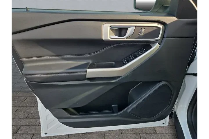 $29495 : Ford Explorer 2023 AWD XLT 4 image 10