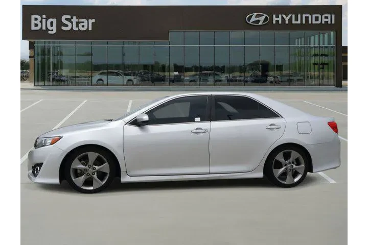 $16213 : Toyota Camry 2014 SE V6 4dr image 2