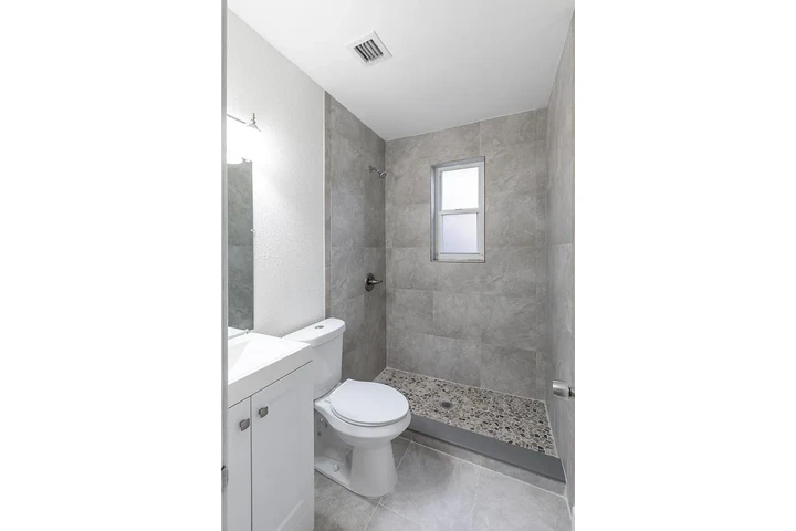 $800 : Encantadora casa unifamiliar ! image 4