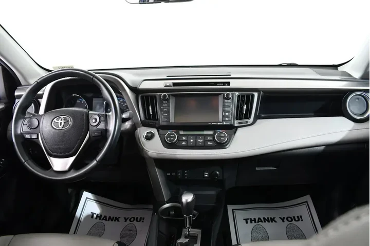 $17955 : Toyota RAV4 2017 AWD Limited image 7