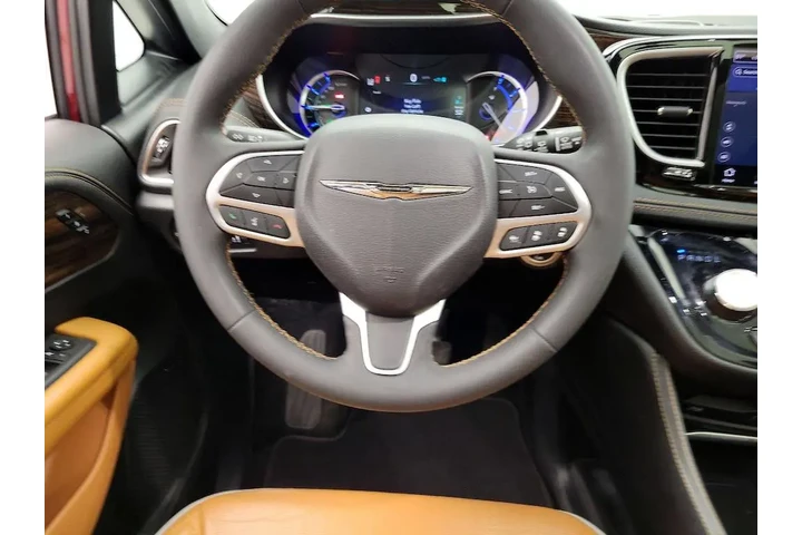 $36998 : Chrysler Pacifica Plug-In Hy image 10