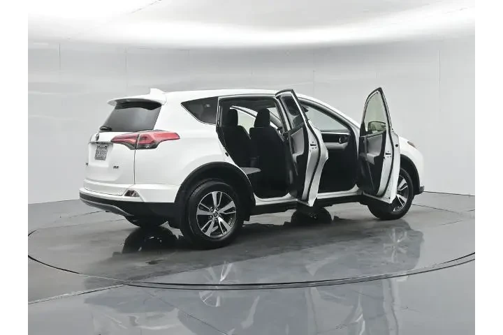 $22500 : Toyota RAV4 2018 XLE 4dr SUV image 5