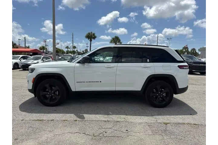 $37988 : Jeep Grand Cherokee 2024 4x4 image 6