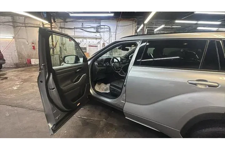 $39242 : Toyota Highlander 2024 AWD X image 10