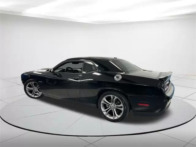 $26956 : Pre-Owned 2022 Challenger R/T image 3