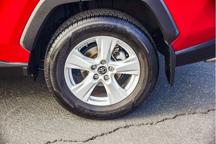 $20948 : Toyota RAV4 2019 XLE 4dr SUV image 9