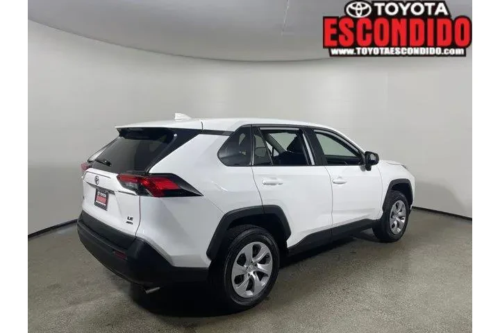$31487 : Toyota RAV4 2024 AWD LE 4dr image 3