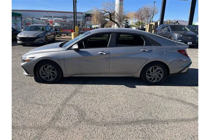 $22205 : Hyundai ELANTRA 2024 SEL 4dr image 4