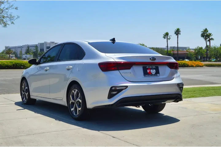 $13495 : Used 2019 Forte LXS IVT for s image 3