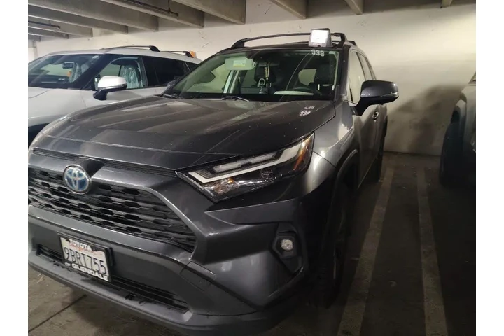 $30980 : Toyota RAV4 Hybrid 2022 AWD image 1