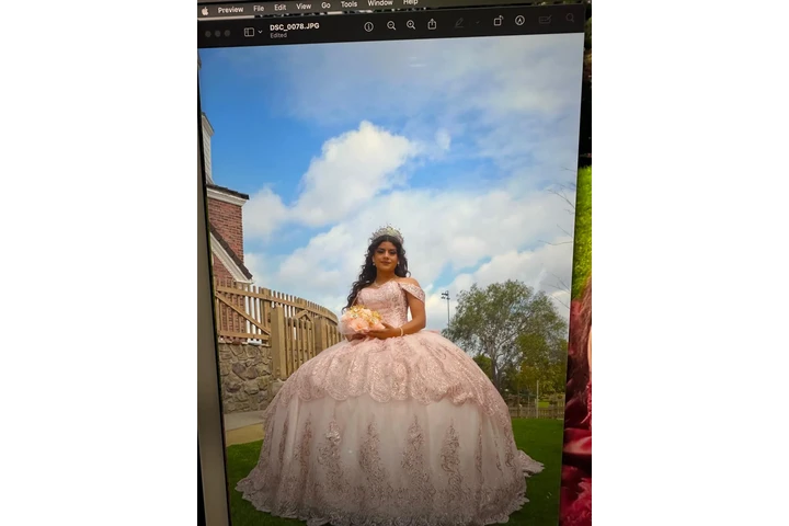 Fotos y video image 3