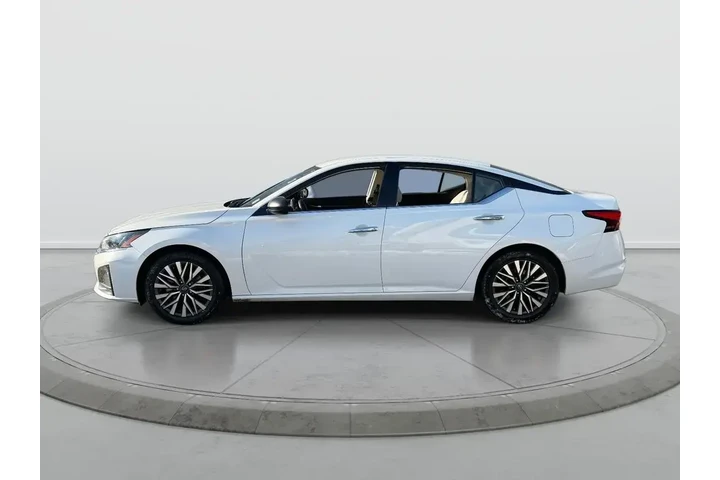 $15590 : Nissan Altima 2024 2.5 SV 4d image 4