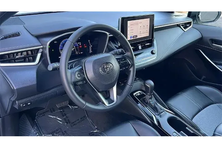 $27175 : Toyota Corolla Hatchback 202 image 10