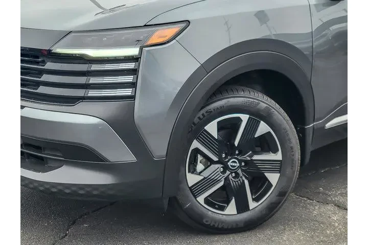 $27880 : Nissan Kicks 2025 AWD SV 4dr image 3