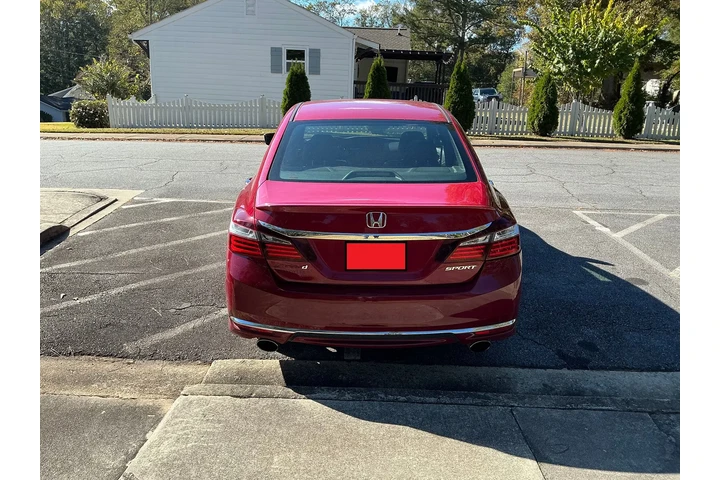$8900 : 2017 Accord SPORT image 3