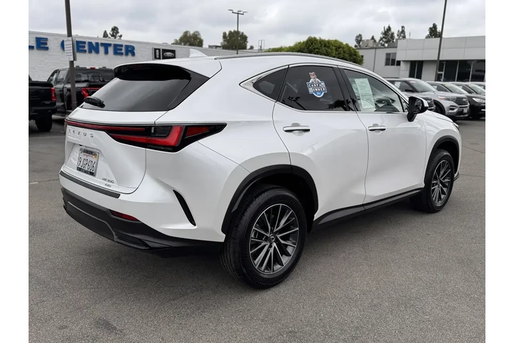 $39994 : Lexus NX 350 2024 AWD 4dr Cr image 9