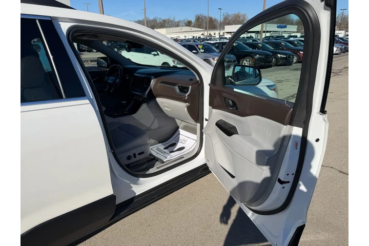 $14850 : 2018 GMC Acadia SLT image 8