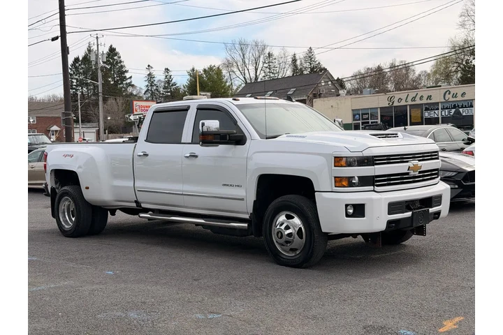 $31988 : 2017 Silverado 3500HD image 3