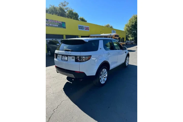 $12395 : 2016 Land Rover Discovery Spo image 9