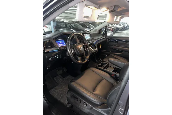 $39998 : Honda Odyssey 2024 Touring 4 image 9