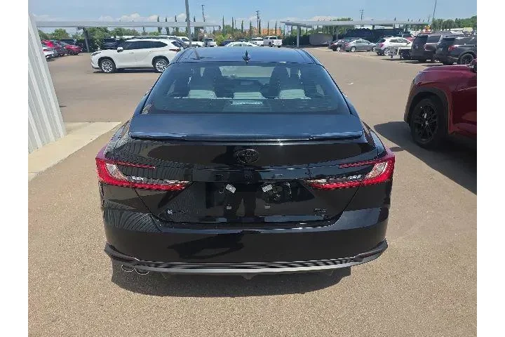 $37900 : Toyota Camry 2026 SE 4dr Sed image 5