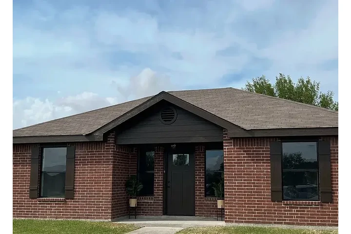 $950 : HOUSE RENT IN BROWNSVILLE TX image 2