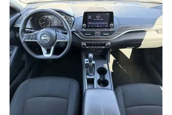 $18448 : Nissan Altima 2025 2.5 SV 4d image 4