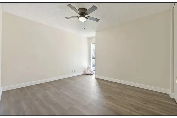 $1450 : 2 Apartamento de dos plantas u image 4