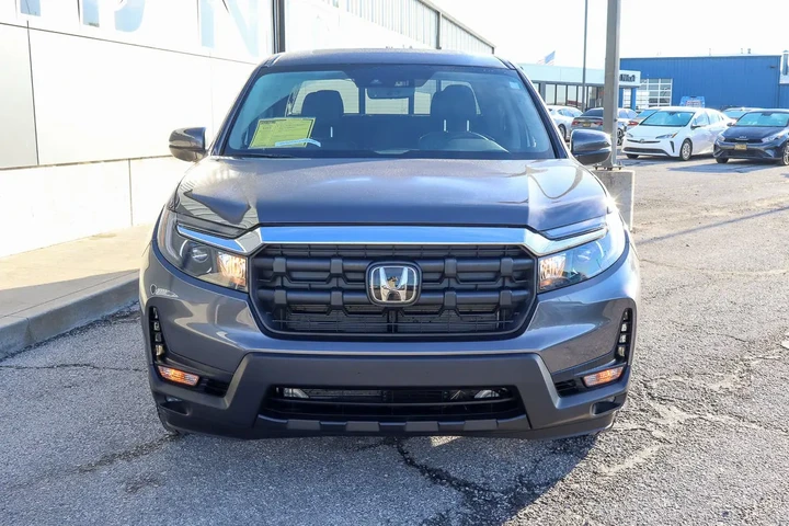 $35988 : 2025 Ridgeline RTL AWD image 2