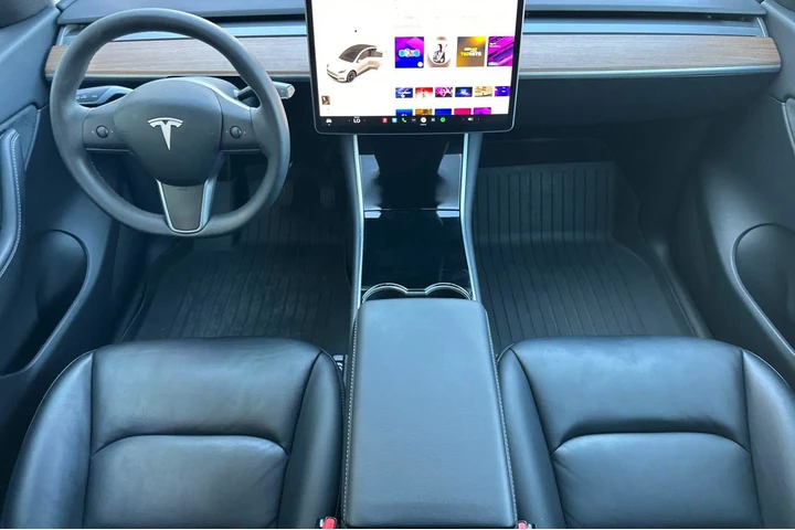 $26900 : Tesla Model Y 2020 AWD Long image 6